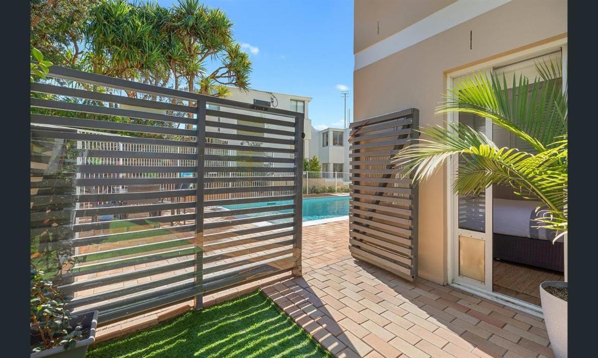 Aqua Promenade Beachfront Holiday Apartments Sunrise Beach Bagian luar foto