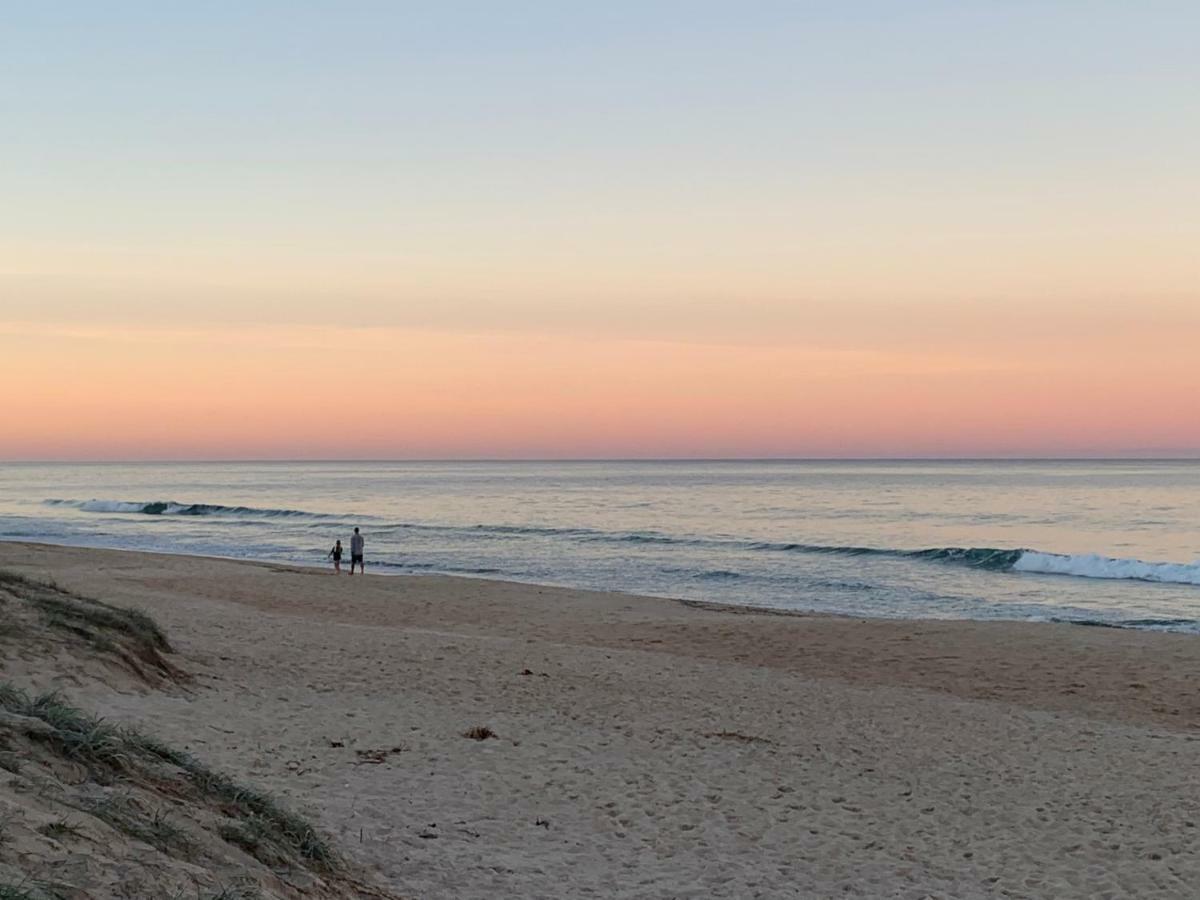 Aqua Promenade Beachfront Holiday Apartments Sunrise Beach Bagian luar foto