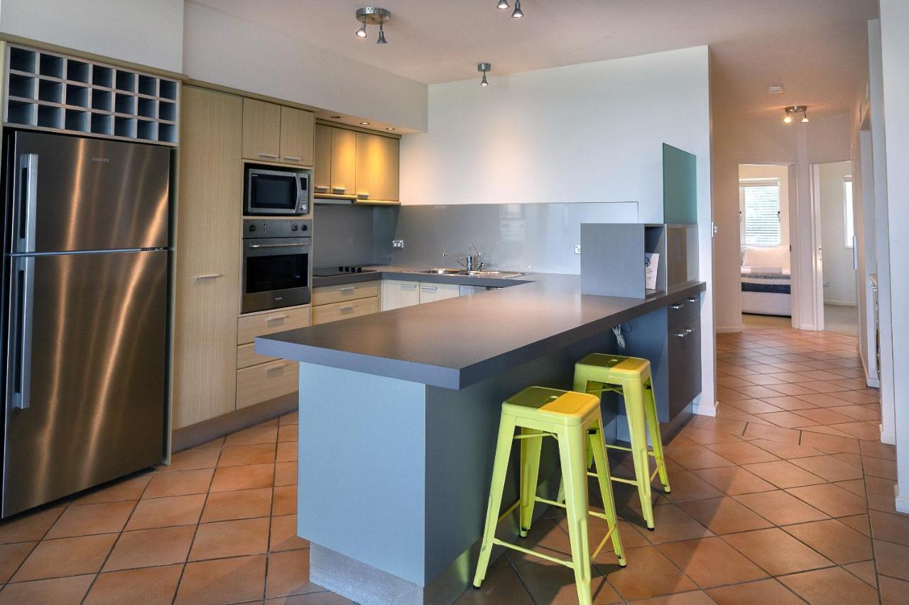 Aqua Promenade Beachfront Holiday Apartments Sunrise Beach Bagian luar foto